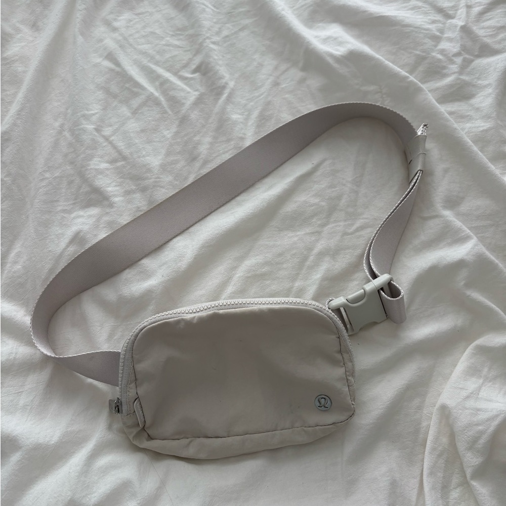 Lululemon belt bag